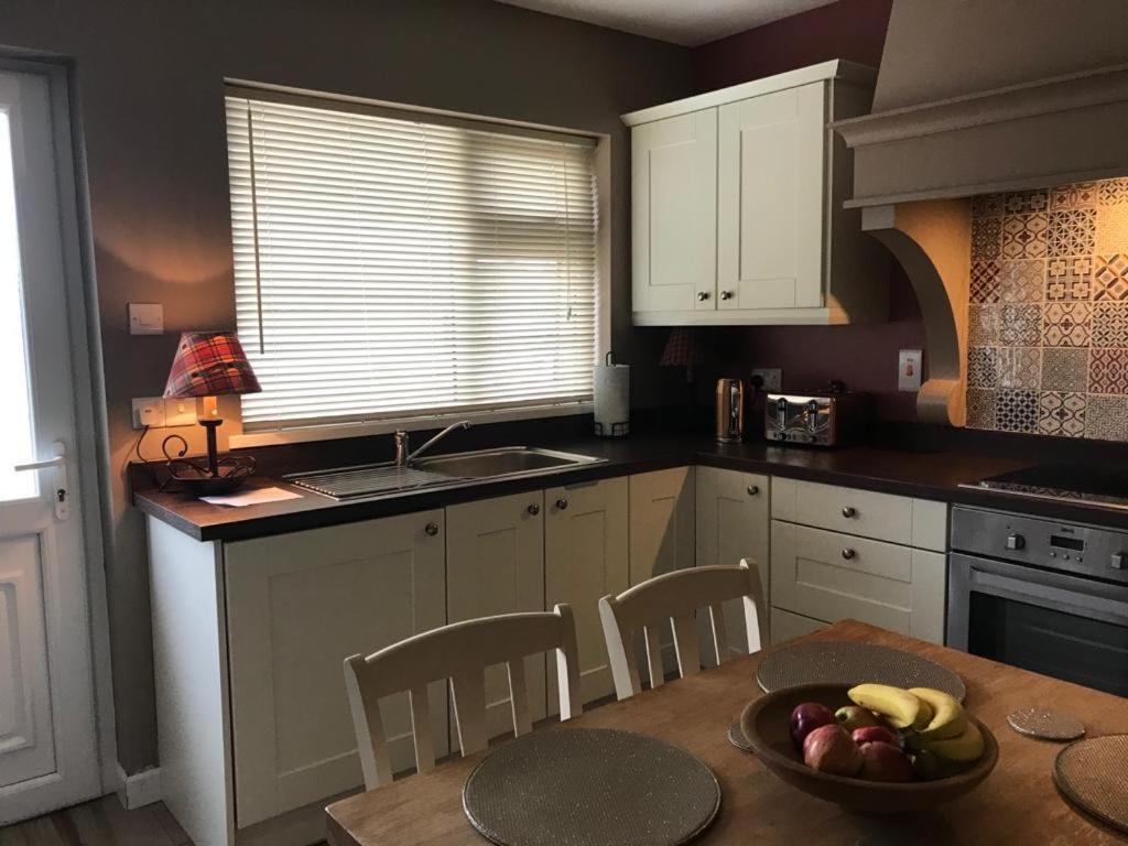 Kilkeel Bungalow - The Perfect Place To Stay ภายนอก รูปภาพ